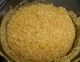 混床樹脂就是把一定比例的陽、陰離子交換樹脂混合裝填于同一交換裝置中，對(duì)流體中的離子進(jìn)行交換、脫除。