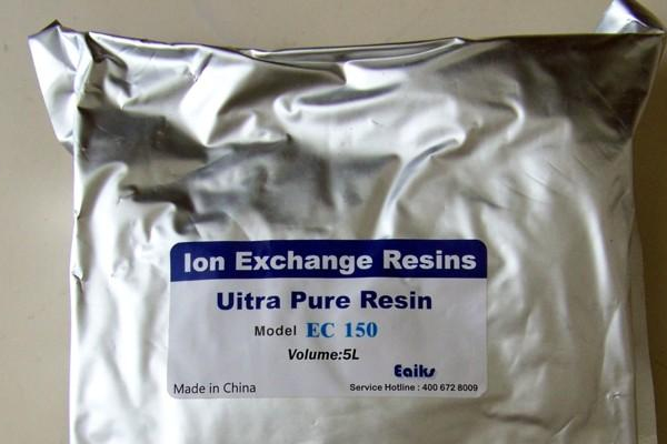 人們常說的拋光樹脂一般用于超純水處理系統(tǒng)末端，來保證系統(tǒng)出水水質(zhì)能夠維持用水標(biāo)準(zhǔn)。一般出水水質(zhì)都能達(dá)到18兆歐以上，以及對(duì)TOC、SIO2都有一定的控制能力。